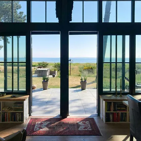 Vakantiehuis With Private Pier In Hou Odder
