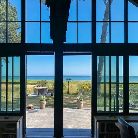 Vakantiehuis With Private Pier In Hou Odder