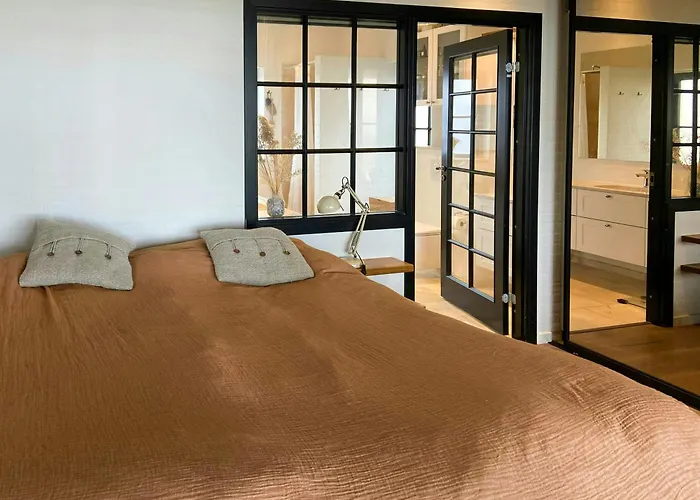 With Private Pier In Hou Сasa de vacaciones