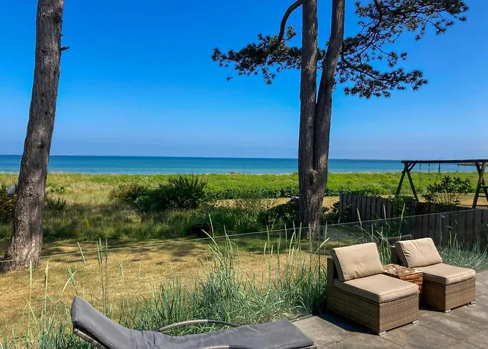 Сasa de vacaciones With Private Pier In Hou Odder